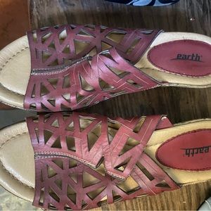 Earth shoes, slip on clogs/mules. Leather upper design